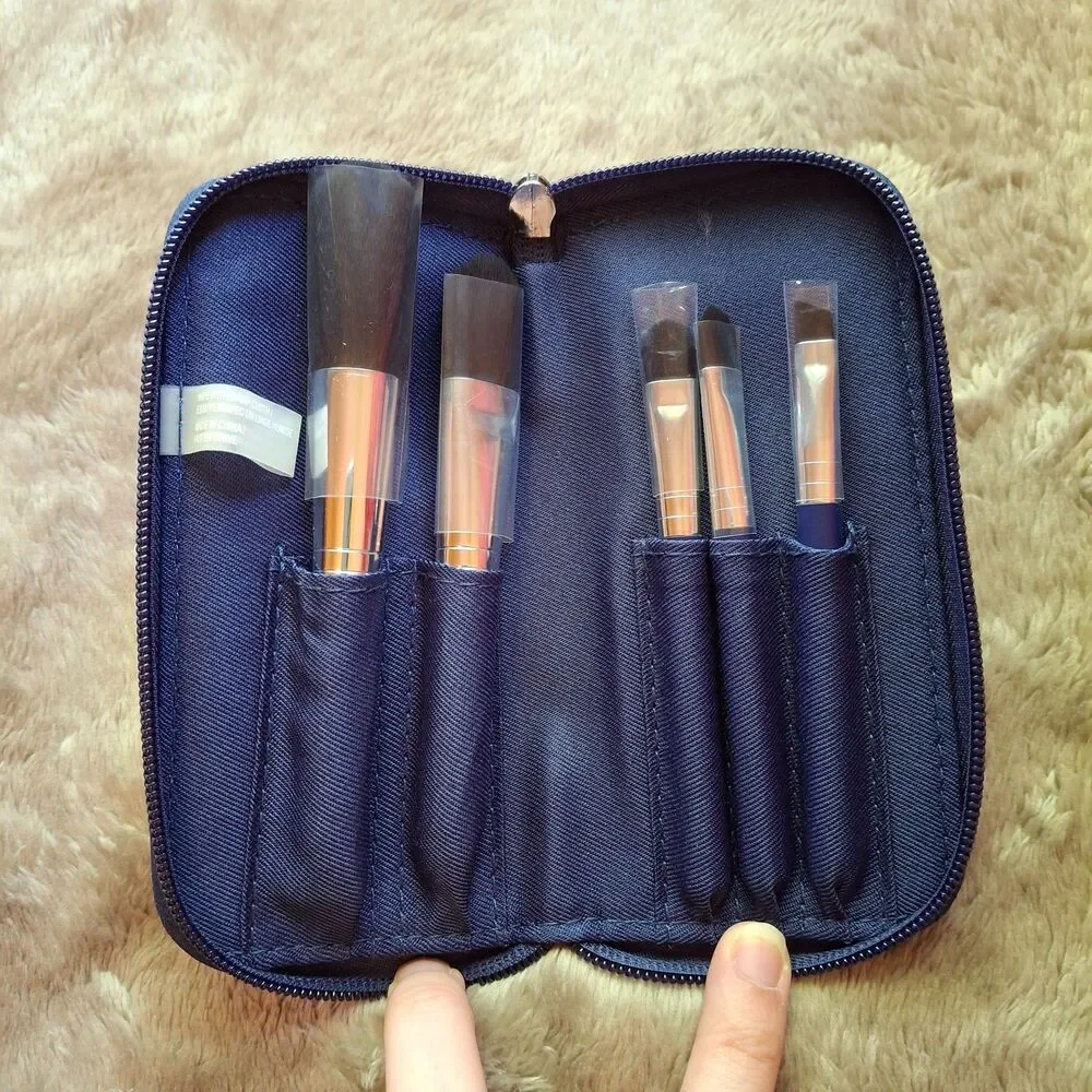 Avon True Color 5pc Makeup Brush Kit with Striped Travel Case - Vegan, New